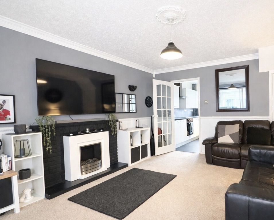 Property photo 2 of 14