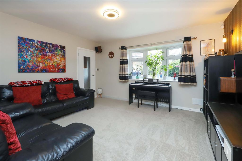 Property photo 3 of 18