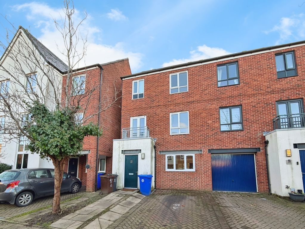 Property photo 1 of 17 Front