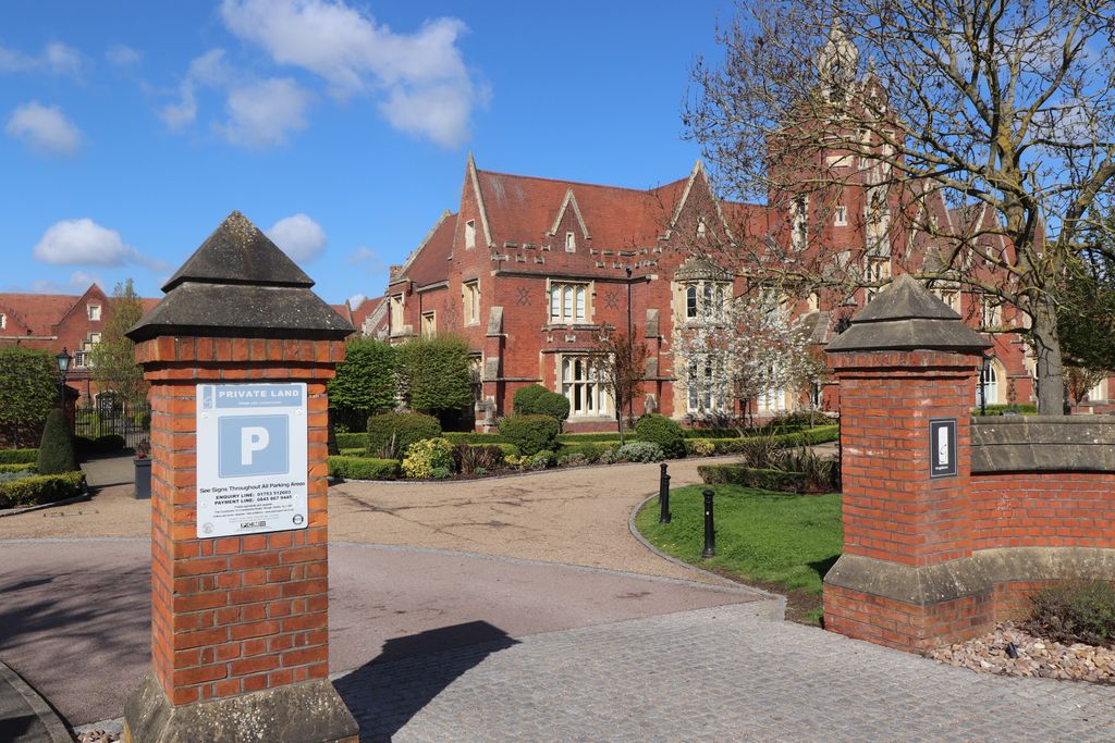 Property photo 3 of 15 Main Entrance