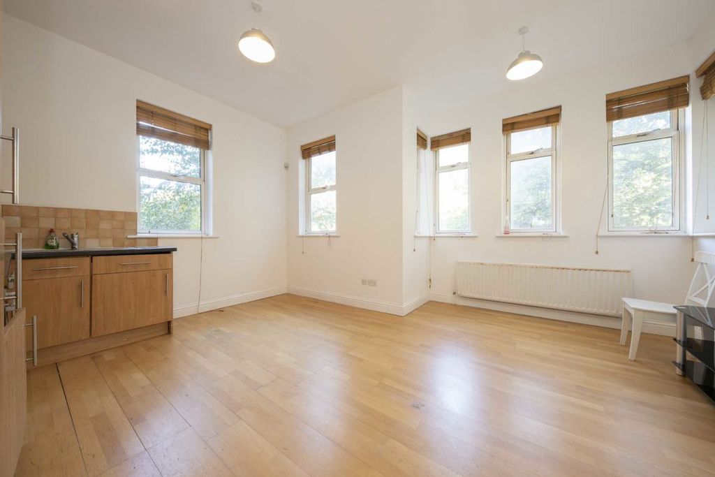 Property photo 2 of 4