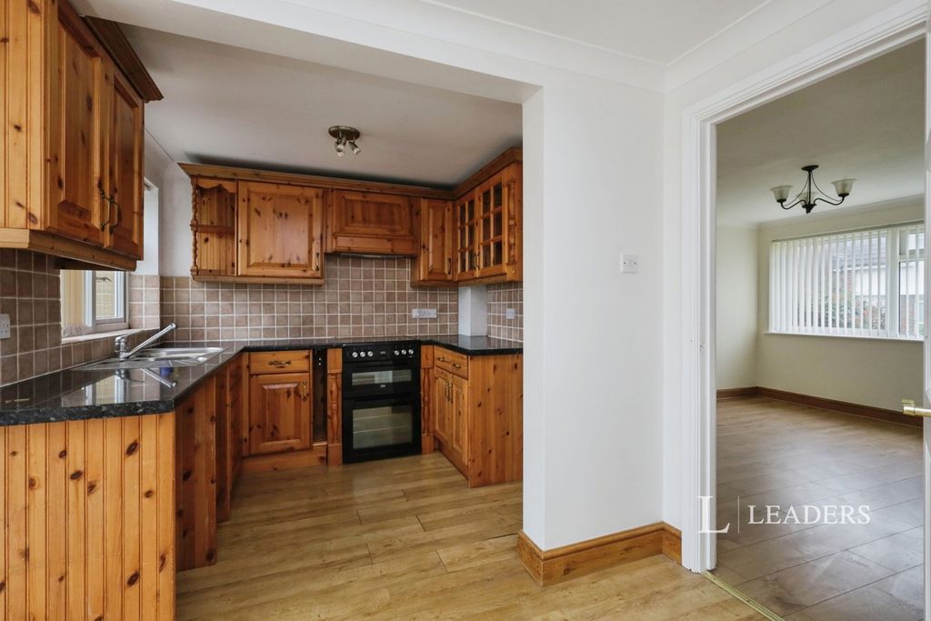 Property photo 3 of 11 Pbox-Img.Jpg