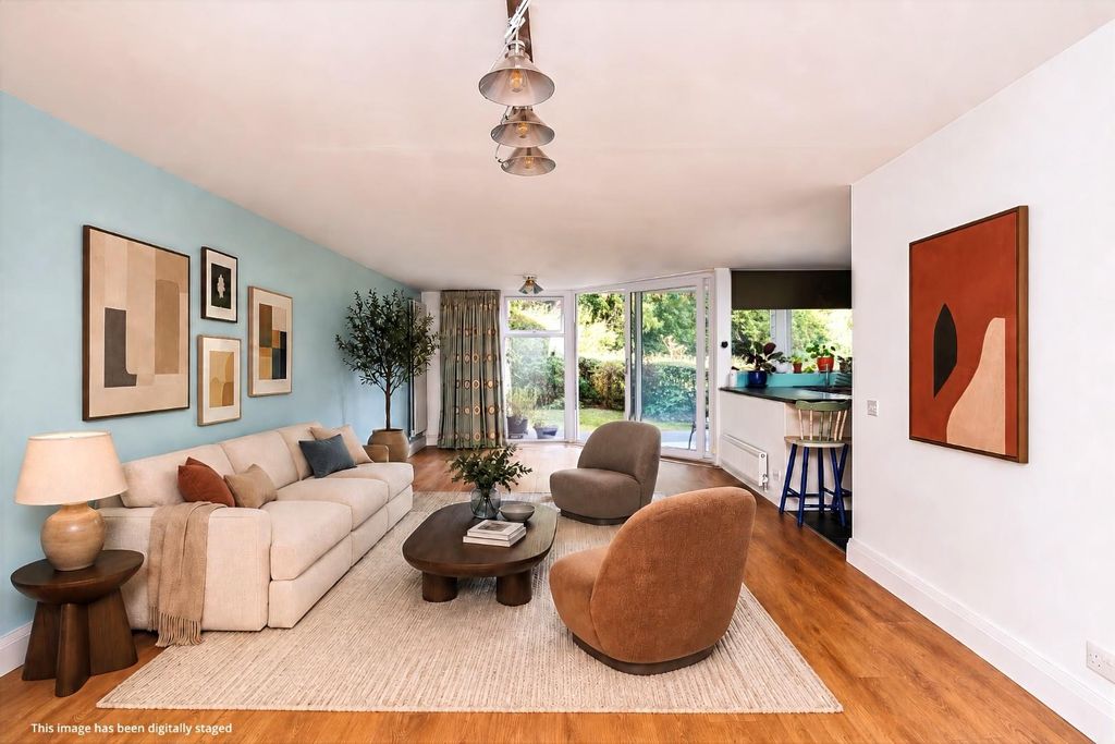 Property photo 1 of 23 Livingrom.Jpg