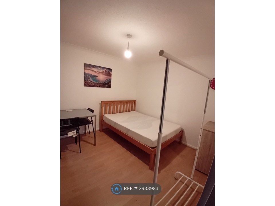 Property photo 3 of 5