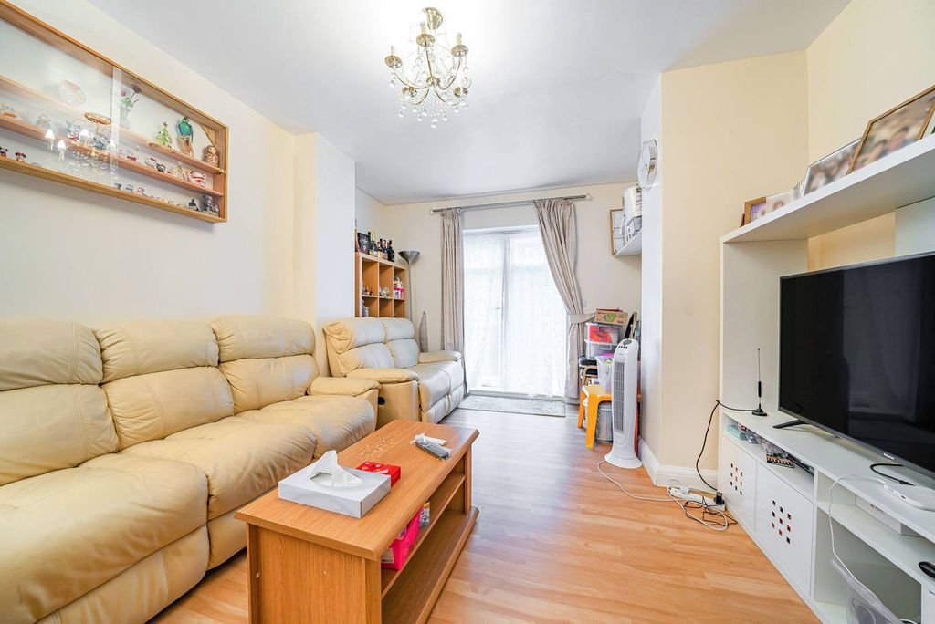 Property photo 1 of 9