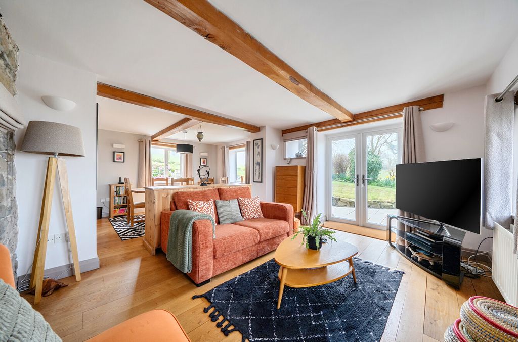 Property photo 2 of 38 -69c120Aa63262-l-1415072-14-69Bd7Fbcb7d18