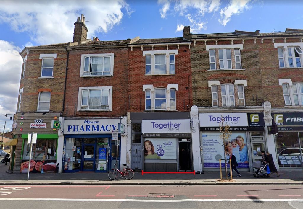 Property photo 1 of 3