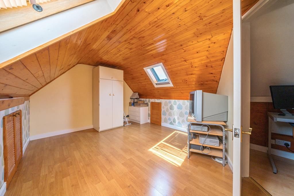 Property photo 3 of 11 Loft Room