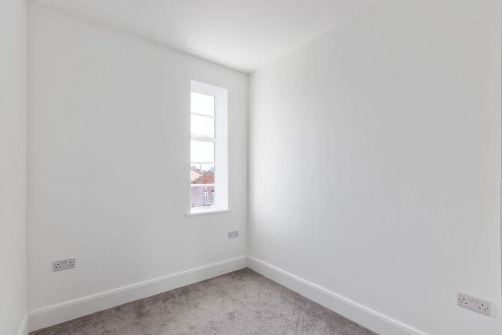 Property photo 3 of 6