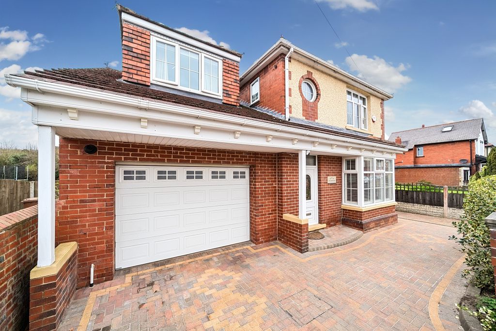 Property photo 1 of 41 Front Garden Drive And Garage Access