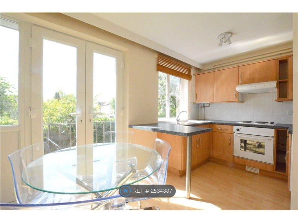 Property photo 2 of 6 Kitchen