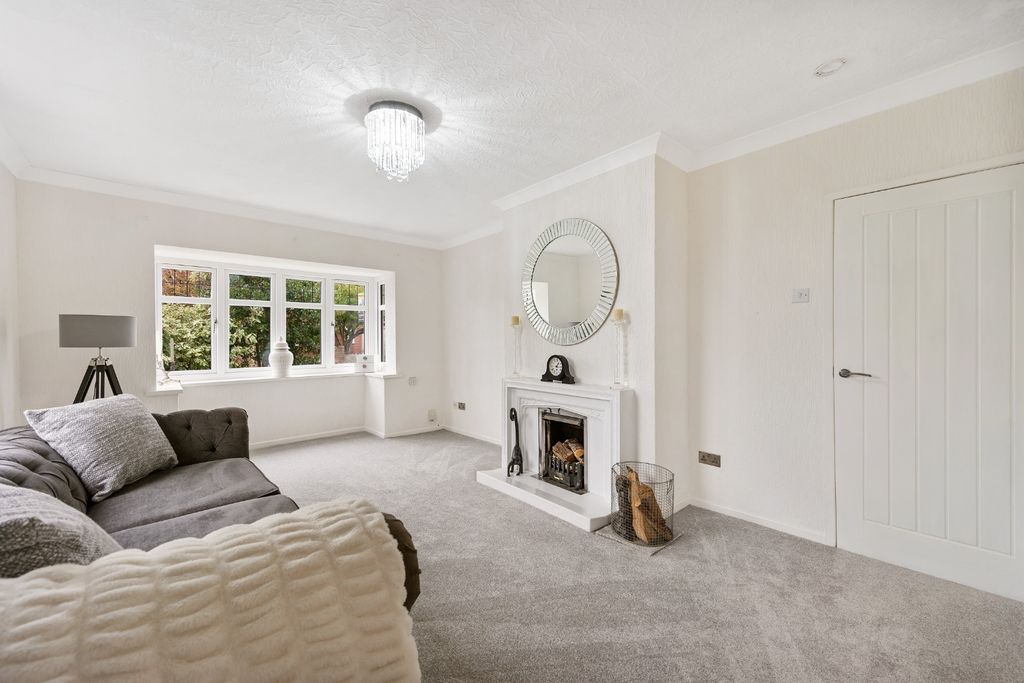 Property photo 3 of 23 4415036