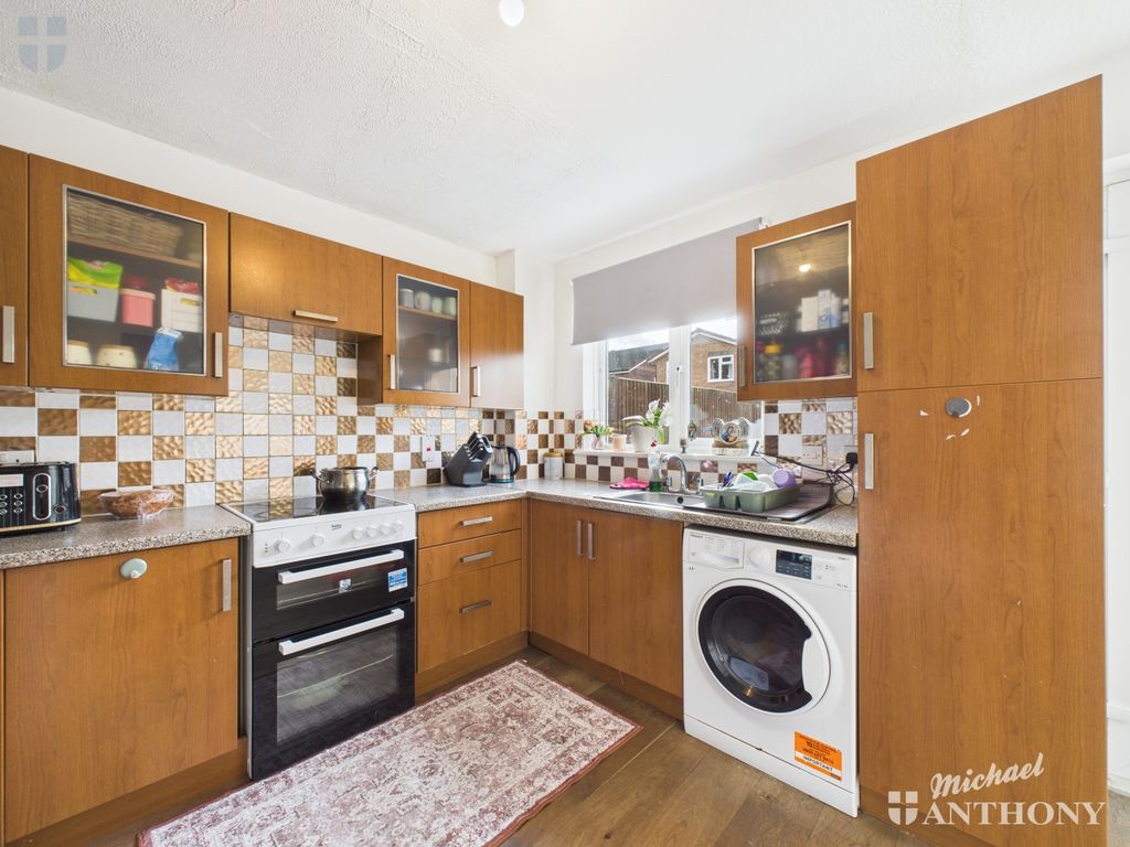 Property photo 2 of 10 Cam03218G0-Pr0807-Still005