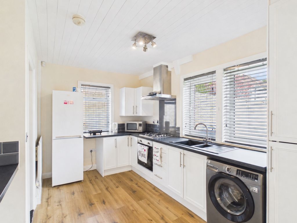 Property photo 3 of 20 Kitchen Diner