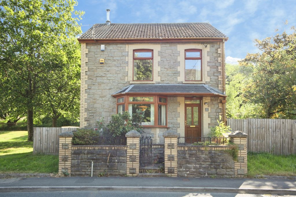 Property photo 1 of 35 Img_5243