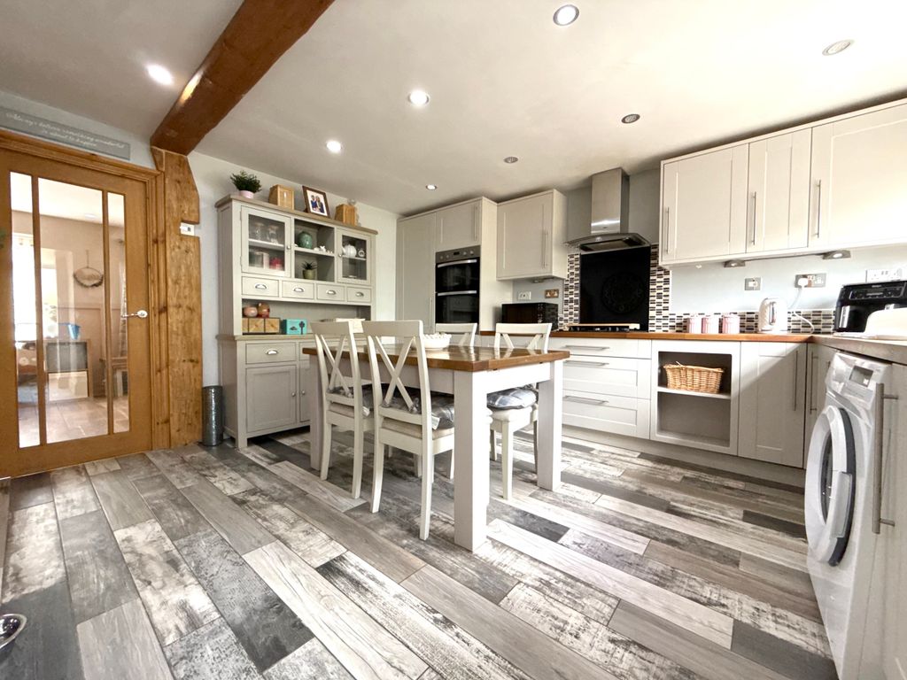 Property photo 2 of 17 Img_0981.Jpeg