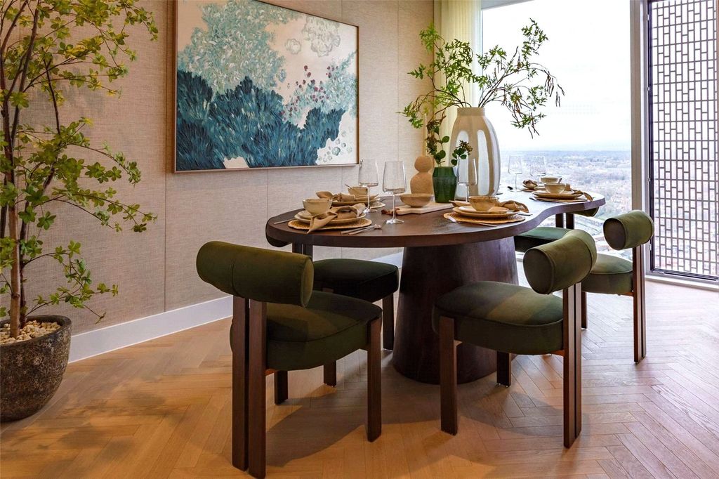 Property photo 3 of 14 Show Apartment