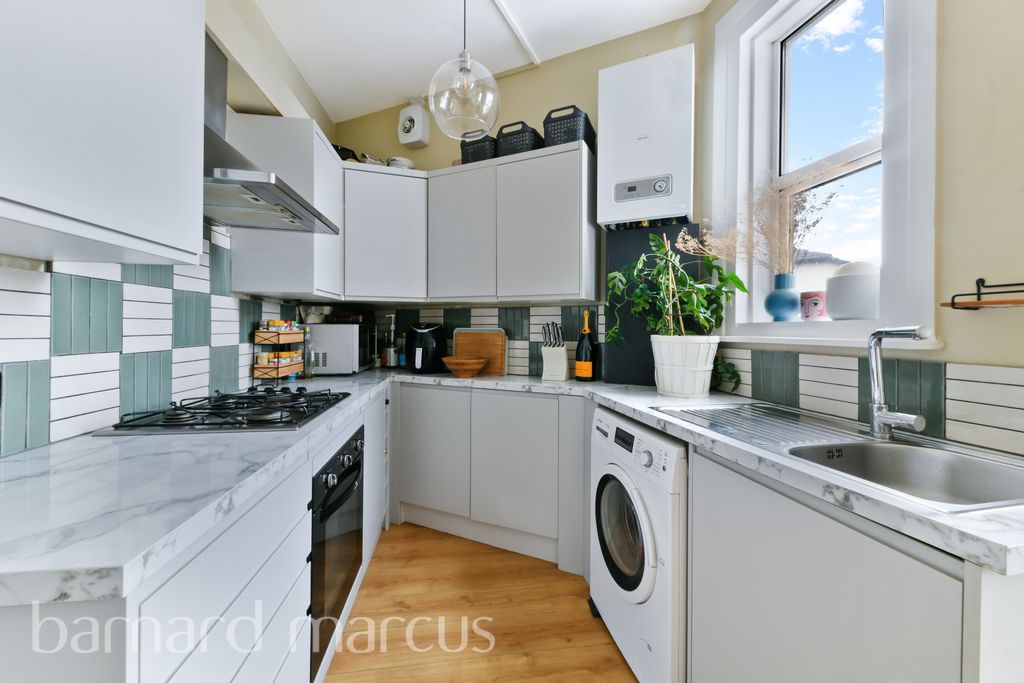 Property photo 3 of 10 Image