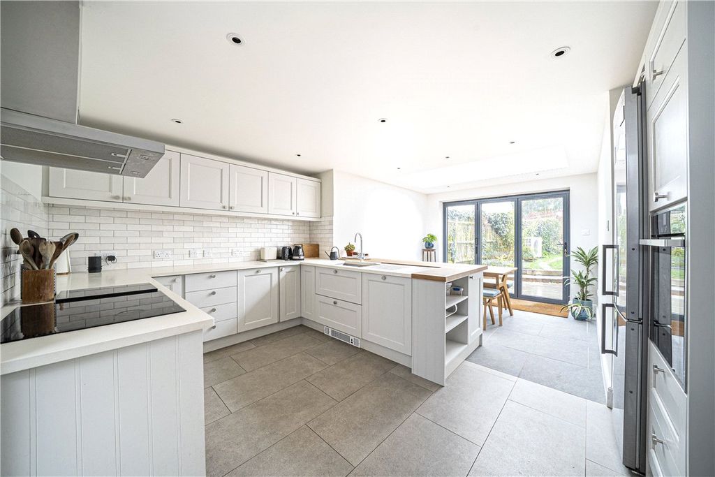 Property photo 2 of 14 Kitchen
