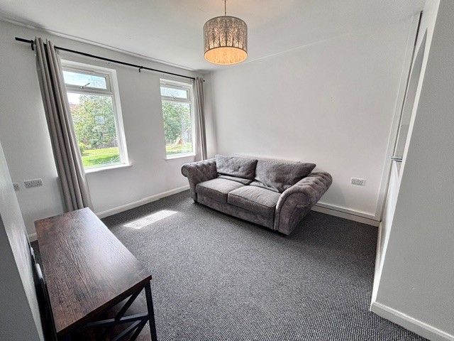 Property photo 2 of 6 Living Room