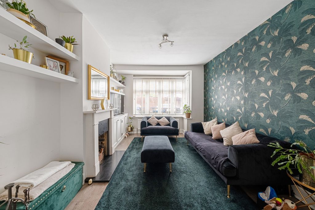 Property photo 2 of 11