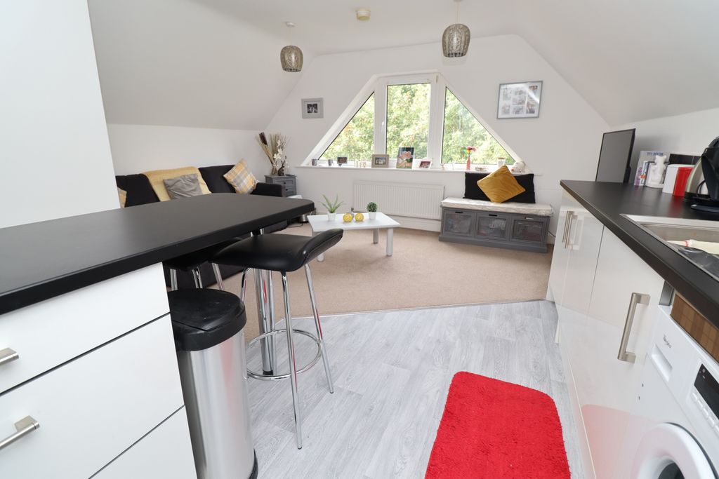 Property photo 3 of 13 Img_5743