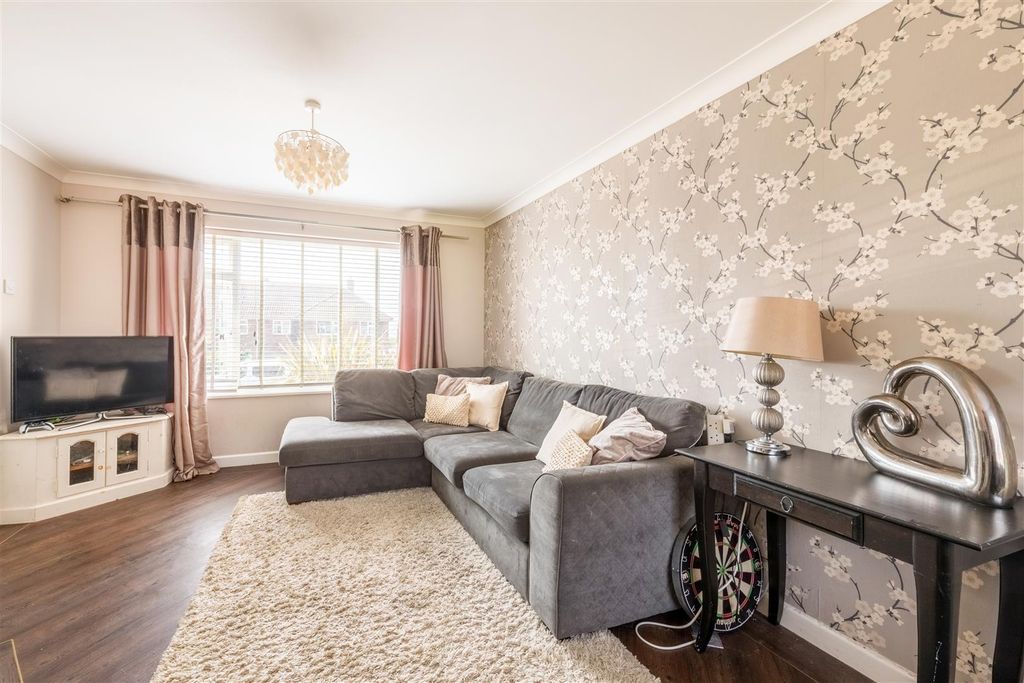Property photo 3 of 24 12 Oakapple Road-10.Jpg