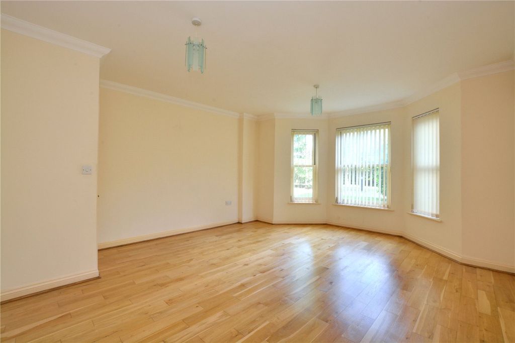 Property photo 2 of 8 Picture No. 19