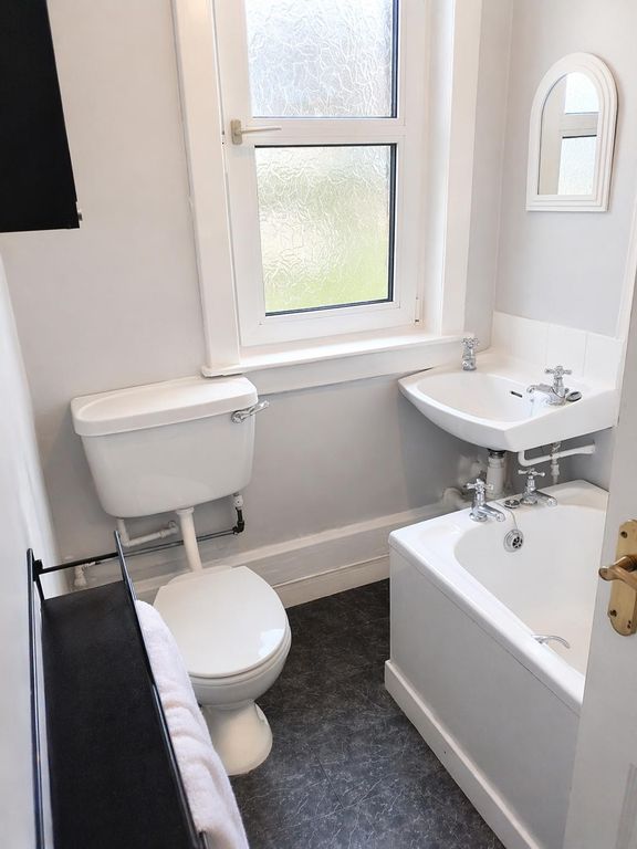 Property photo 3 of 4