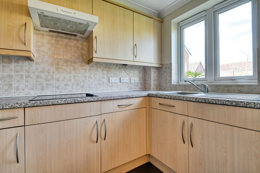Property photo 3 of 12 Kitchen