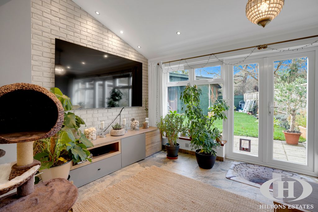 Property photo 2 of 22