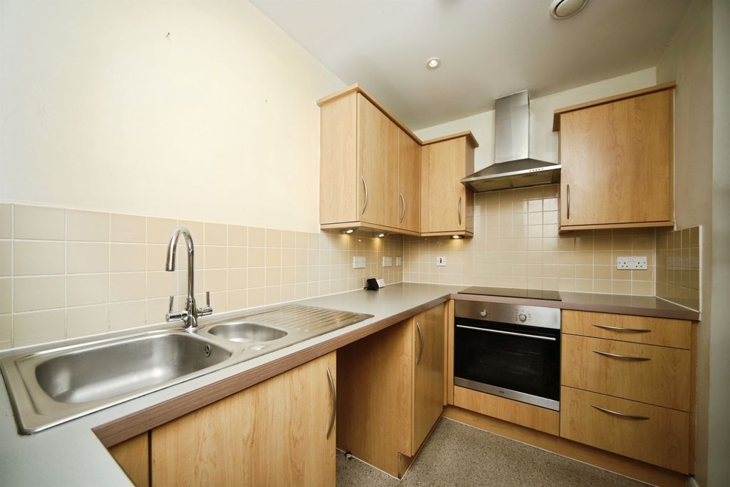 Property photo 3 of 14