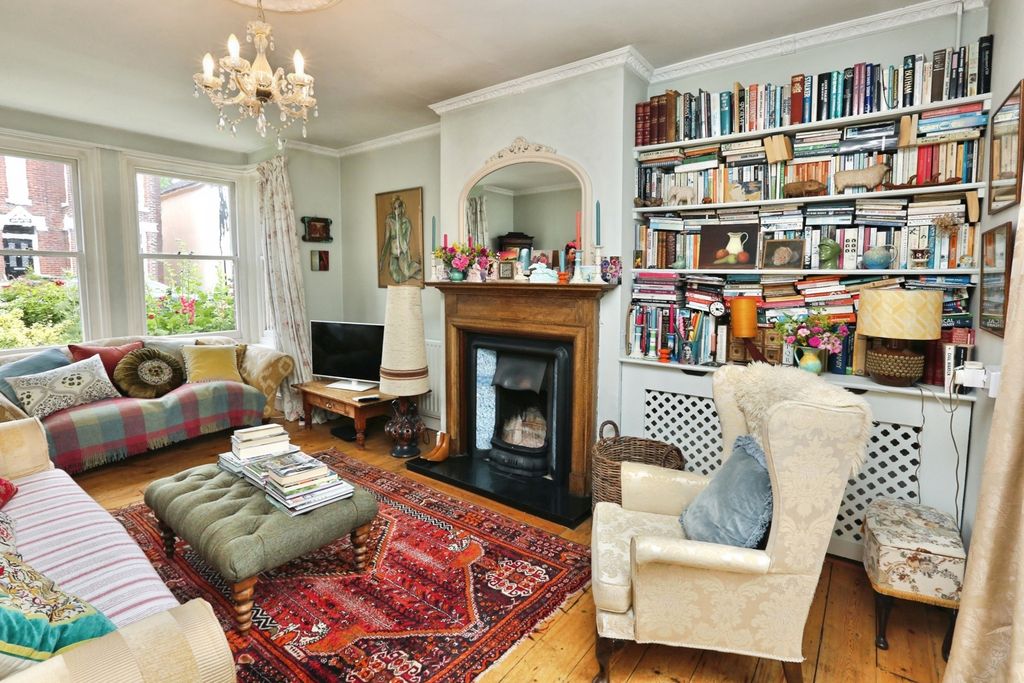 Property photo 2 of 23 Photo