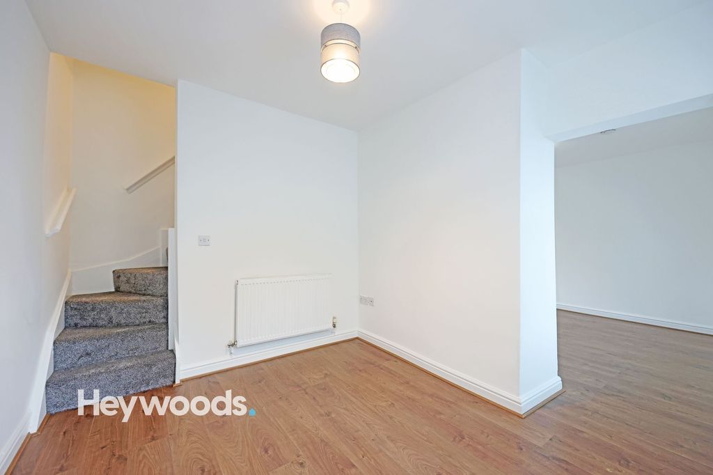 Property photo 3 of 32