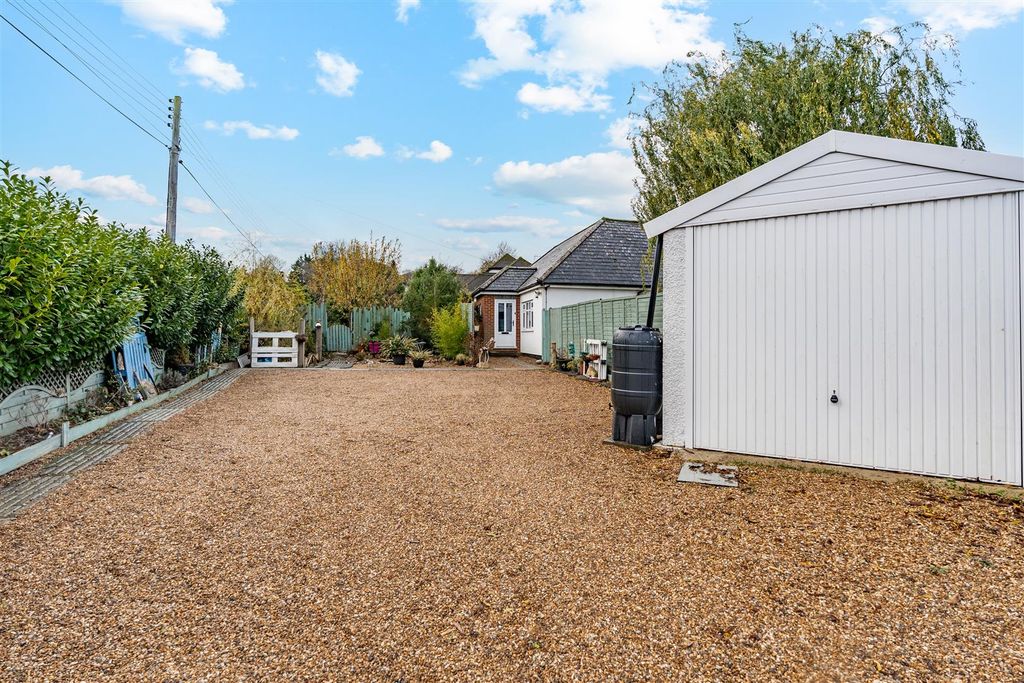 Property photo 1 of 23 Ash End-Hr18.Jpg