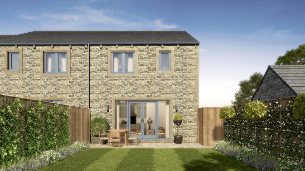 Property photo 2 of 11 Rear Garden