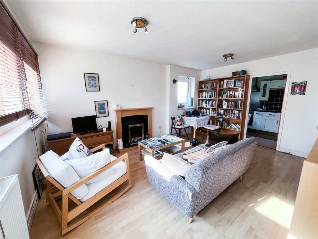 Property photo 2 of 8 Image