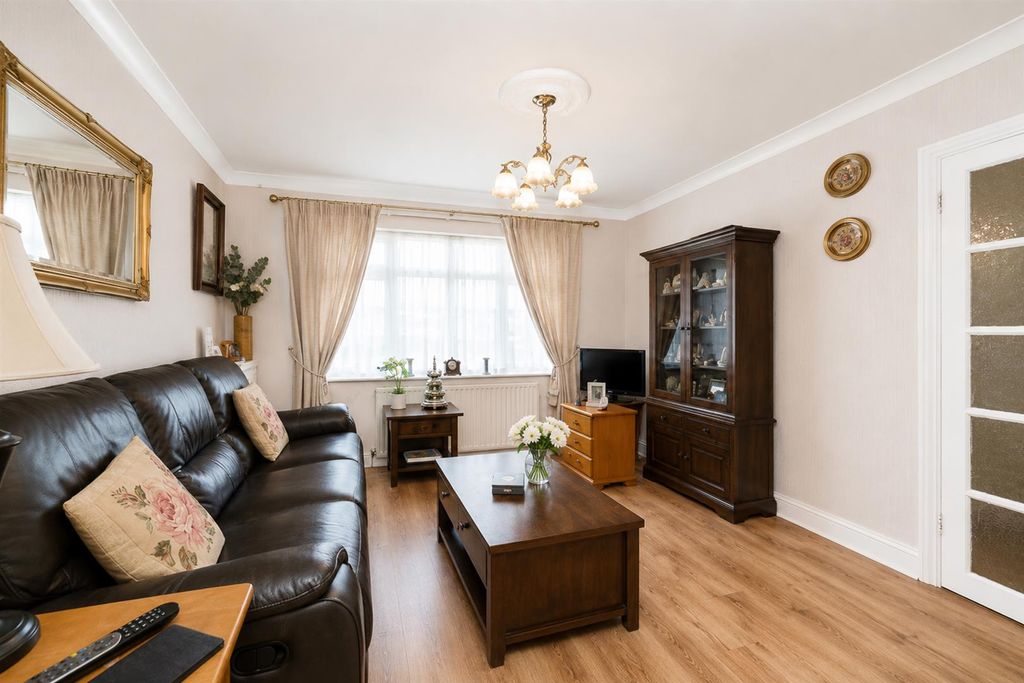 Property photo 2 of 23 32-Coombes-Road-1010.Jpg