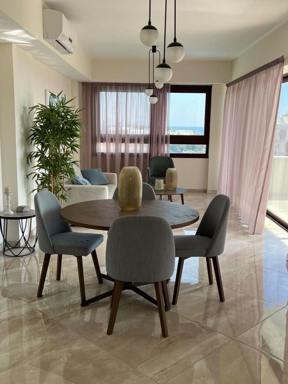 Property photo 3 of 20 Dining Area