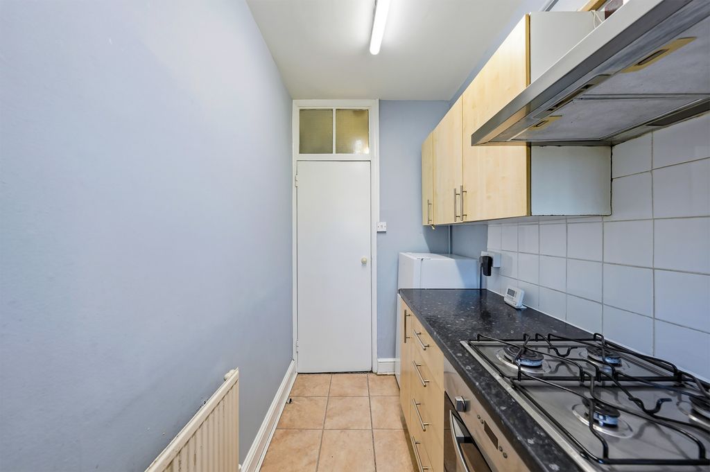 Property photo 3 of 20 Photos-13