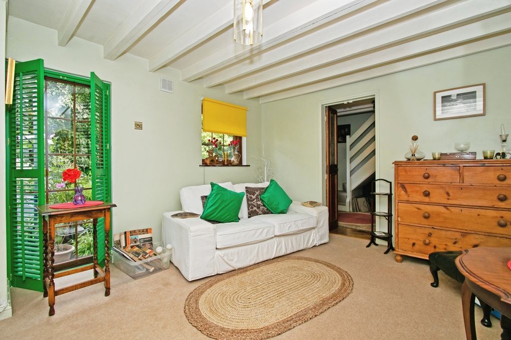 Property photo 2 of 17 Photo