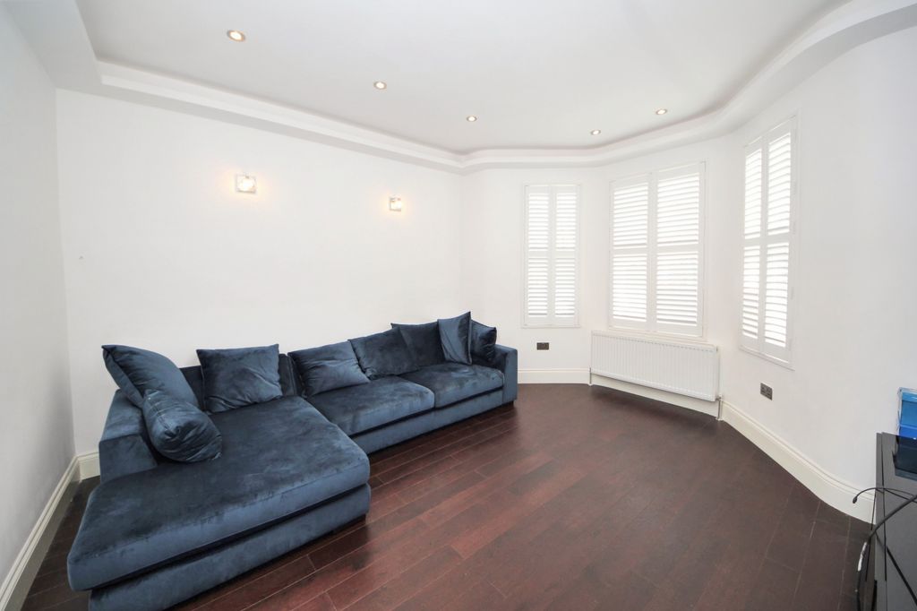 Property photo 2 of 16 Gallery