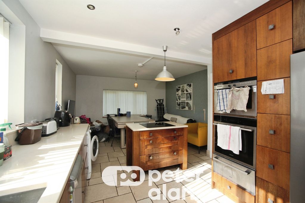 Property photo 2 of 24