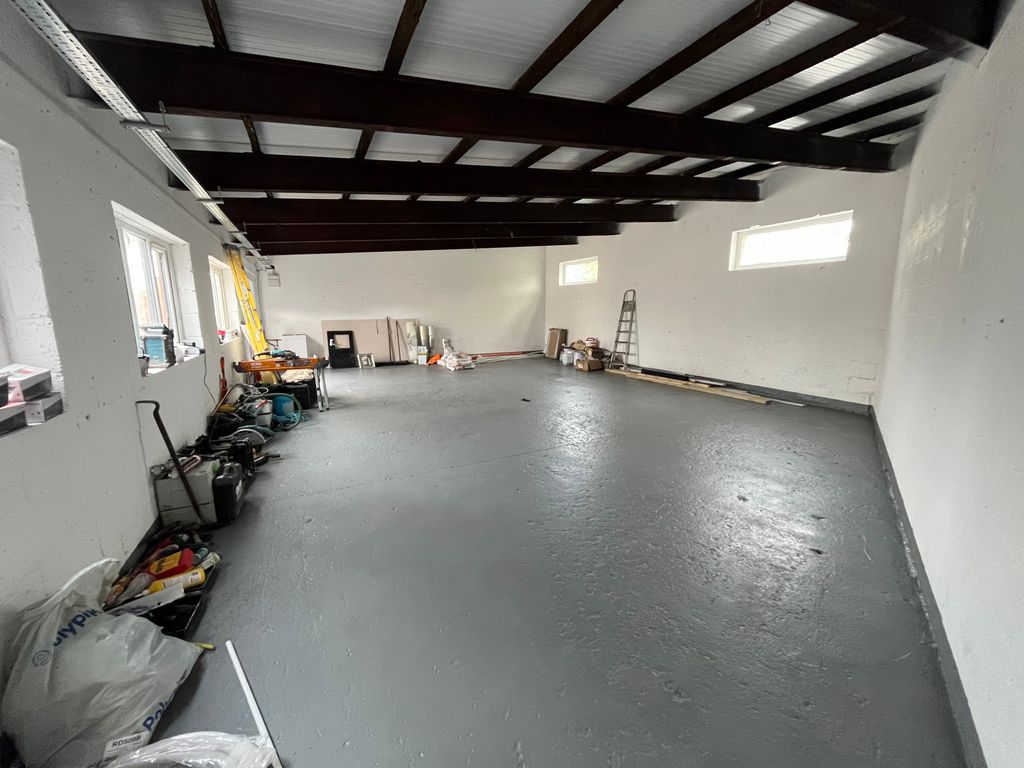 Property photo 2 of 4