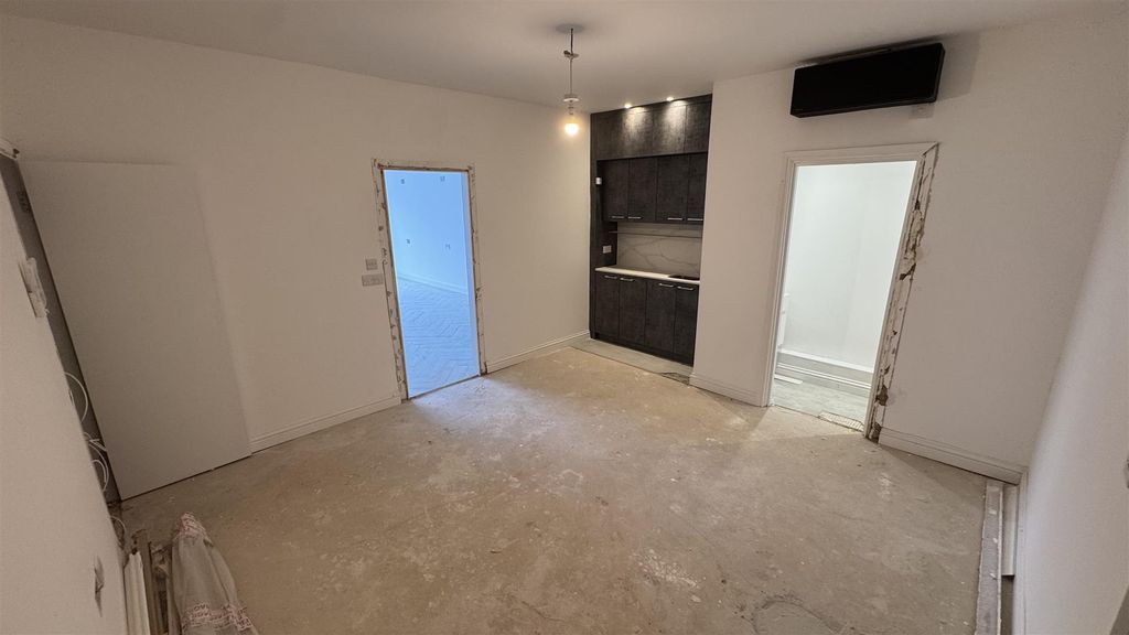 Property photo 3 of 8 20251023_134907552_Ios.Jpg