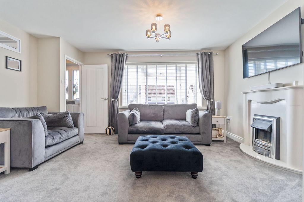 Property photo 3 of 23