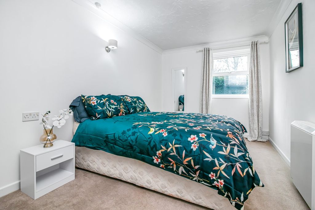 Additional image 4 of 2 bed property for saleElmwood Court, High Street, Baldock SG7