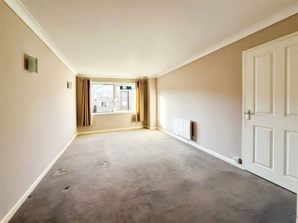 Property photo 3 of 11 Reception/Kitchen