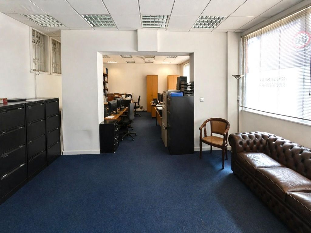 Property photo 2 of 8