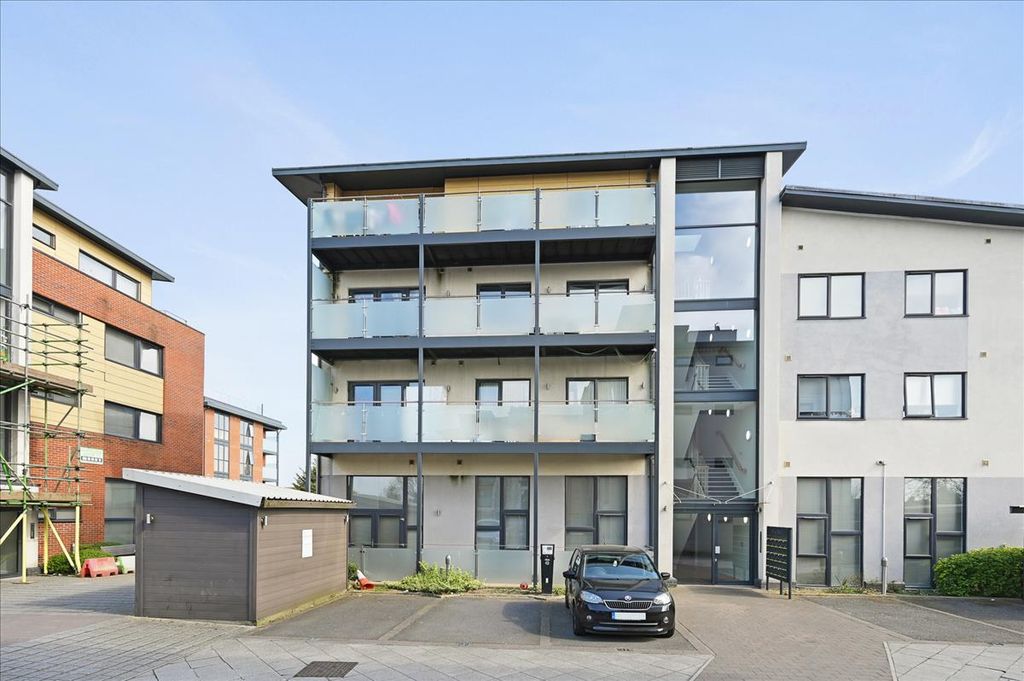 Property photo 1 of 12